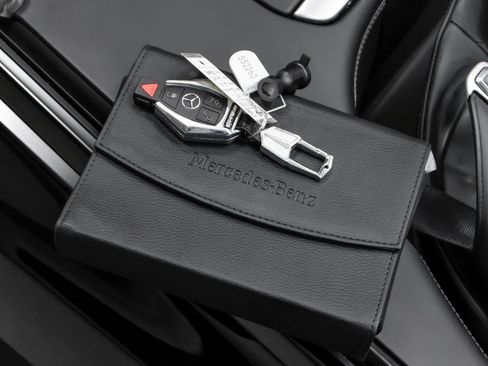 Used 2015 Mercedes-Benz SL 63 AMG w/ Driver Assistance Package image 55