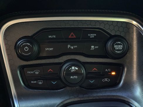 Used 2018 Dodge Challenger R/T Plus image 30