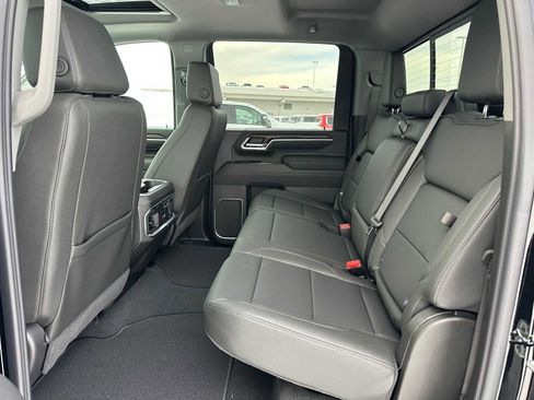 New 2026 GMC Sierra 2500 SLT w/ SLT Convenience Package image 16