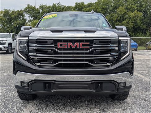 Used 2023 GMC Sierra 1500 SLT w/ SLT Convenience Package AWD/4WD image 9