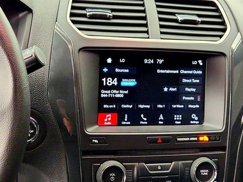 Used 2018 Ford Explorer XLT w/ Equipment Group 202A AWD/4WD image 19