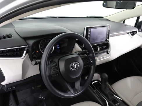 Used 2021 Toyota Corolla LE image 24