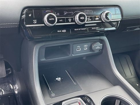 New 2025 Honda Pilot Touring image 19