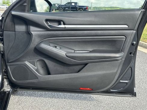 Certified 2019 Nissan Altima 2.5 Platinum image 15