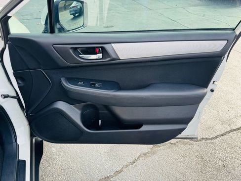 Used 2016 Subaru Outback 2.5i Premium image 20