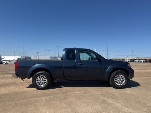 Used 2016 Nissan Frontier SV image 28