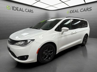 Used 2018 Chrysler Pacifica Limited w/ Advanced Safetytec Group