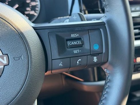 Used 2025 Nissan Pathfinder SV image 37