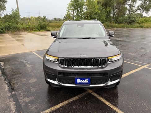 Used 2022 Jeep Grand Cherokee L Limited AWD/4WD image 2