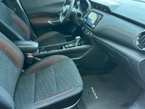 Used 2022 Nissan Kicks SR w/ Interior Electronics Package FWD image 15