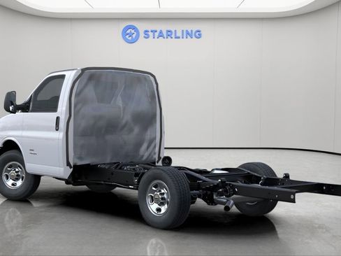 New 2026 Chevrolet Express 3500 w/ Power Convenience Package RWD image 5