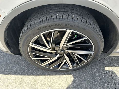 Used 2025 Lincoln Aviator Reserve w/ Equipment Group 201A AWD/4WD image 10