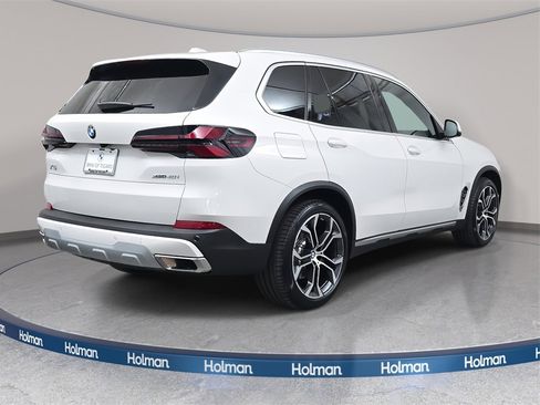 Used 2025 BMW X5 xDrive40i w/ Parking Assistance Package image 6
