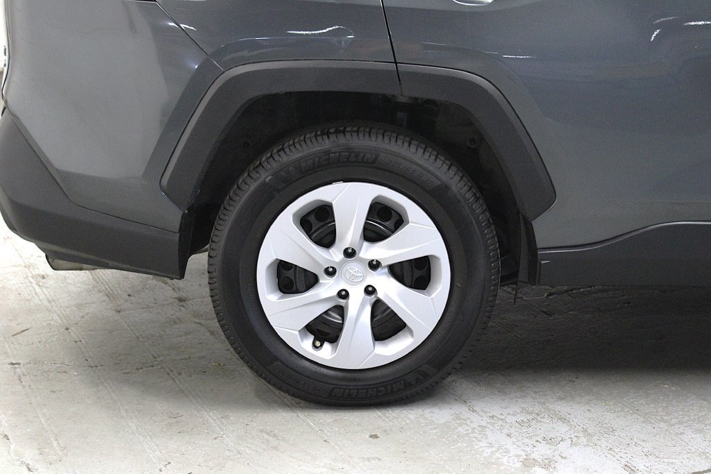 Used 2020 Toyota RAV4 LE w/ All Weather Liner Package AWD/4WD image 33