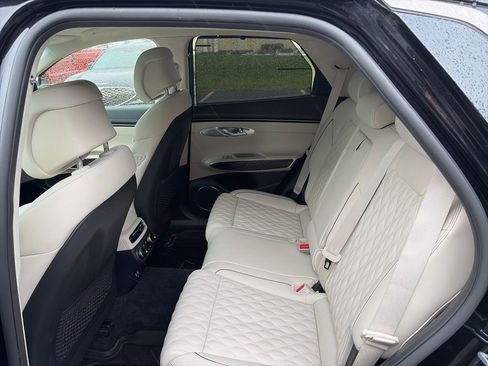 Used 2024 Genesis GV70 3.5T Sport w/ Sport Prestige Package AWD/4WD image 19