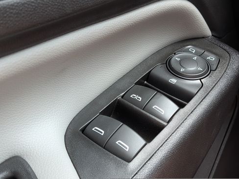 Used 2022 Chevrolet Equinox LS FWD image 22
