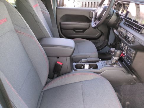 New 2025 Jeep Wrangler Unlimited Rubicon w/ Safety Group image 19