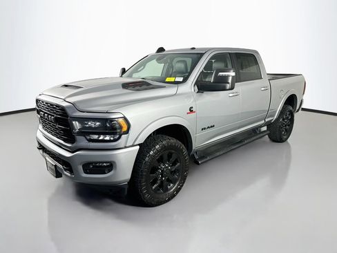 Used 2023 RAM 2500 Limited w/ Night Edition AWD/4WD image 3