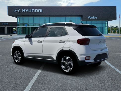 New 2026 Hyundai Venue SEL FWD image 23