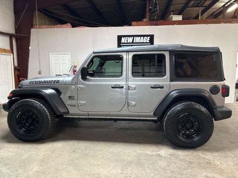 Used 2020 Jeep Wrangler Unlimited Sport AWD/4WD image 5