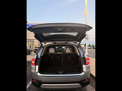 Used 2025 Honda Pilot EX-L image 6