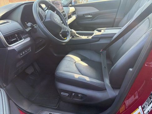 Used 2025 Toyota Grand Highlander AWD Hybrid image 11