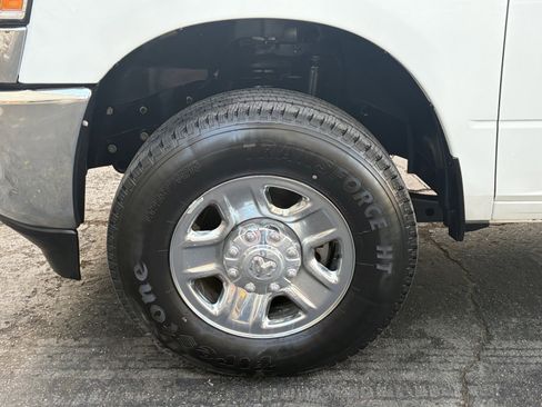Used 2024 RAM 3500 Tradesman w/ Chrome Appearance Group image 11