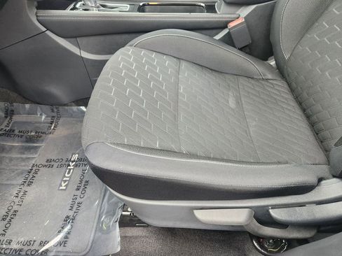 Used 2023 Nissan Kicks SV image 24