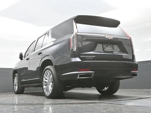 Certified 2024 Cadillac Escalade Premium Luxury AWD/4WD image 26