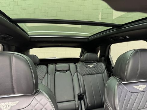 Used 2020 Bentley Bentayga AWD/4WD image 22