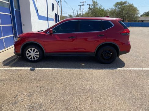 Used 2017 Nissan Rogue S AWD/4WD image 5