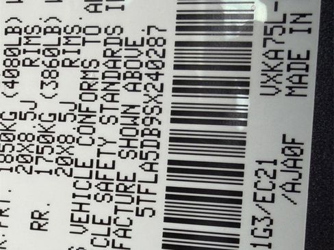 Used 2025 Toyota Tundra SR5 image 31