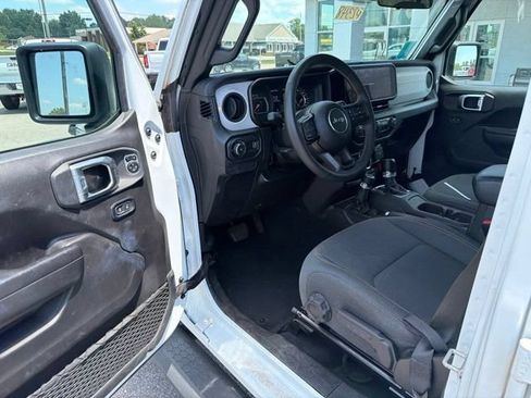 Used 2024 Jeep Wrangler Unlimited Sport AWD/4WD image 38