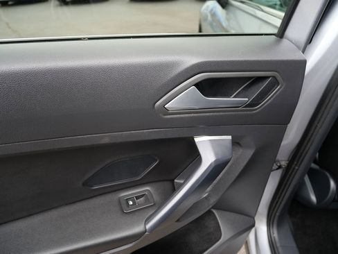 Used 2021 Volkswagen Tiguan SE w/ Panoramic Sunroof Package AWD/4WD image 26