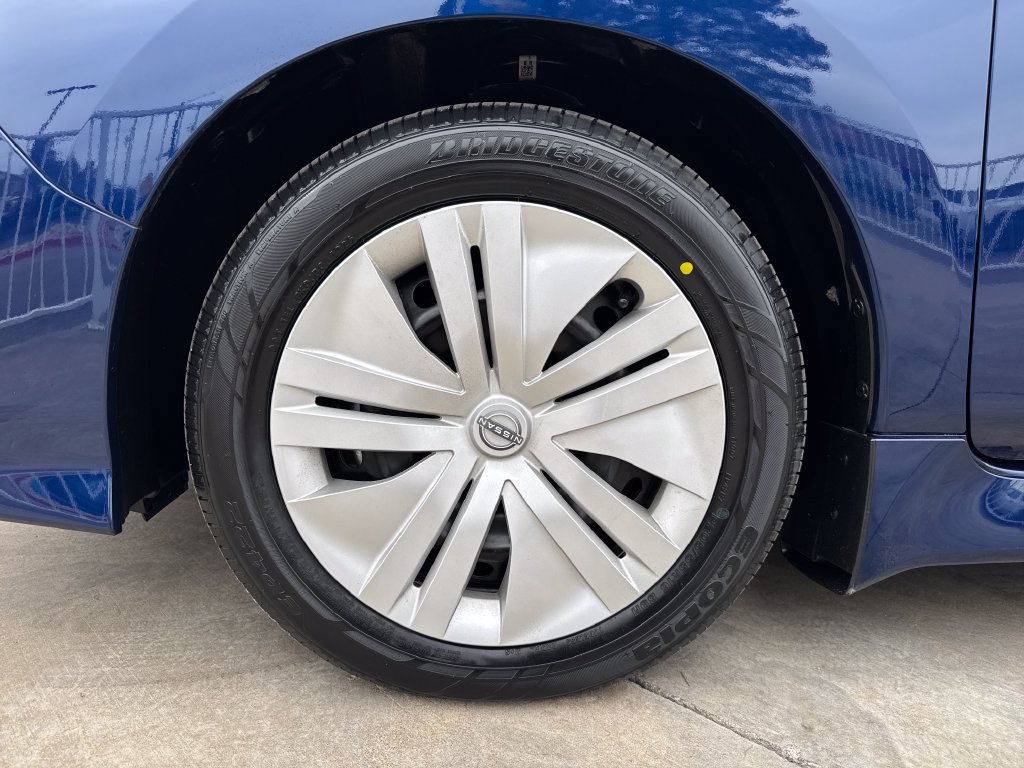 Used 2025 Nissan Leaf S FWD image 22