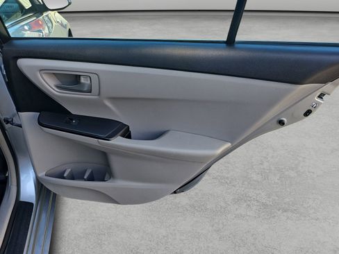 Used 2017 Toyota Camry LE w/ Four Season Floor Mat Package FWD image 31