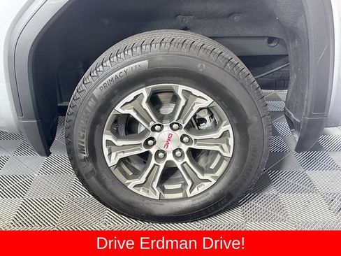 Used 2026 GMC Sierra 1500 SLT AWD/4WD image 4