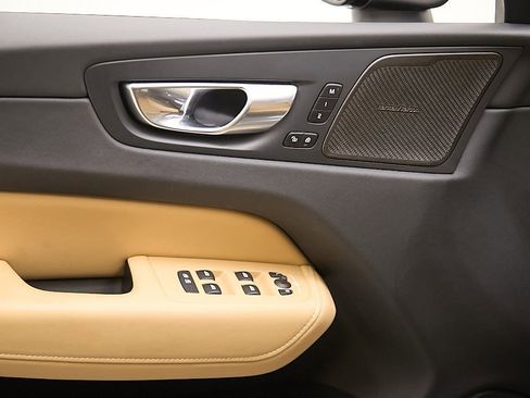 Certified 2023 Volvo XC60 T8 Ultimate w/ Climate Package image 11