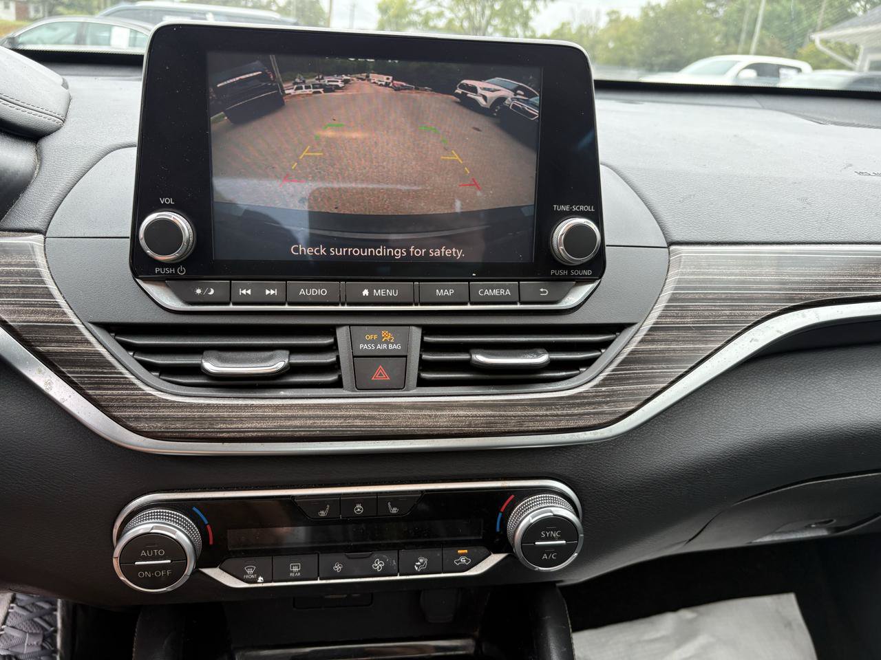 Used 2020 Nissan Altima 2.5 SL FWD image 15