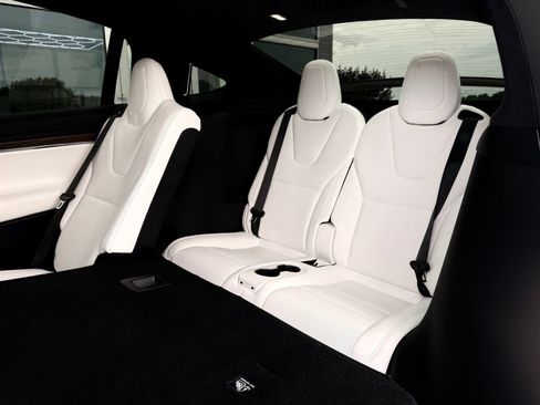 Used 2023 Tesla Model X AWD/4WD image 32