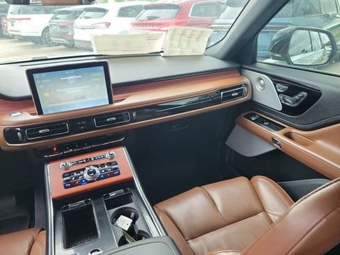 Certified 2020 Lincoln Aviator Reserve w/ Equipment Group 202A AWD/4WD image 22