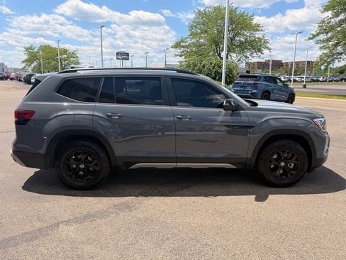 Certified 2025 Volkswagen Atlas Peak Edition SE AWD/4WD image 7