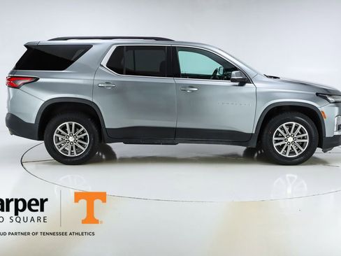 Used 2023 Chevrolet Traverse LT image 10