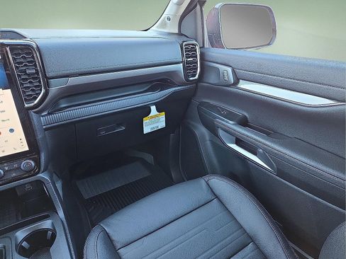 New 2025 Ford Ranger Lariat w/ FX4 Off-Road Package image 12