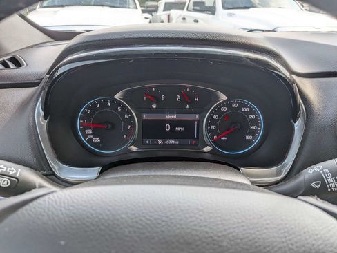 Used 2023 Chevrolet Traverse LT FWD image 27