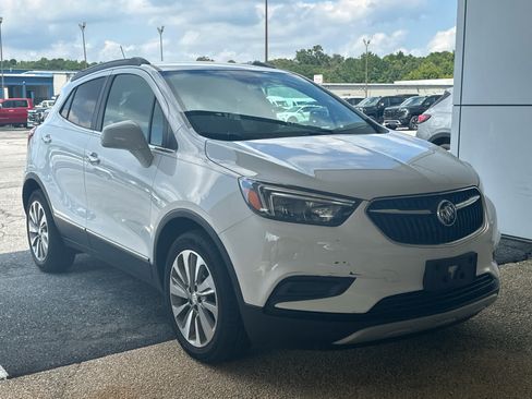 Used 2020 Buick Encore Preferred FWD image 5
