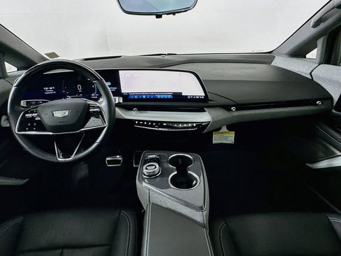 Used 2026 Cadillac Optiq Sport 2 w/ LPO, Floor Liner Package AWD/4WD image 26