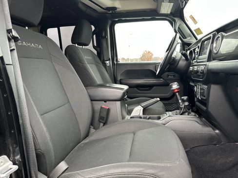 Used 2018 Jeep Wrangler Unlimited Sahara image 31