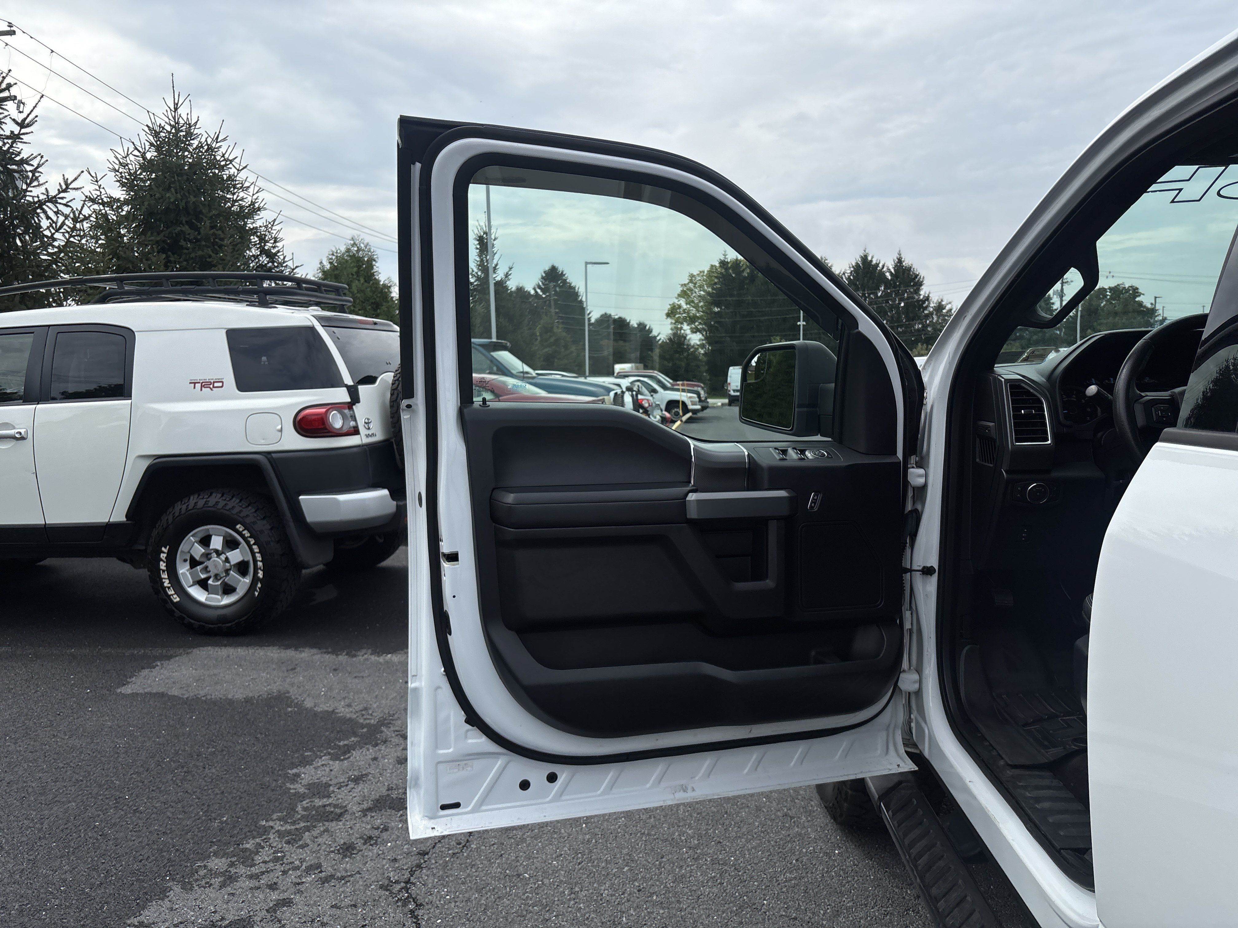 Used 2016 Ford F150 XLT w/ Equipment Group 302A Luxury AWD/4WD image 35