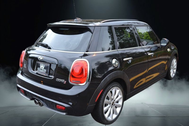 Used 2018 MINI Cooper S FWD image 16